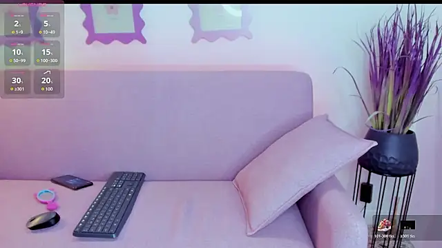 mia_quinn_'s cam snapshot