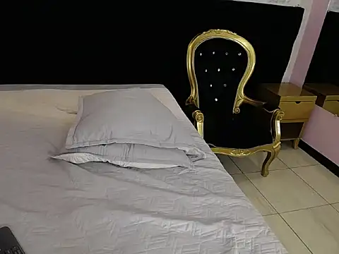 Alaiia___'s cam snapshot