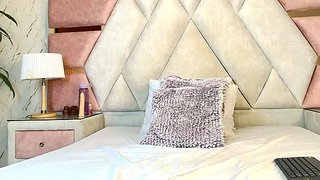 NatashaRoss_t's cam snapshot