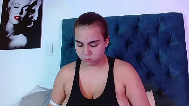 Collins_luna's cam snapshot