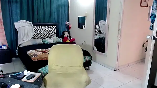 Sashaferrari2000 live sex cam