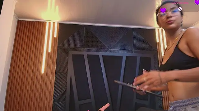 zoe_martins_'s cam snapshot