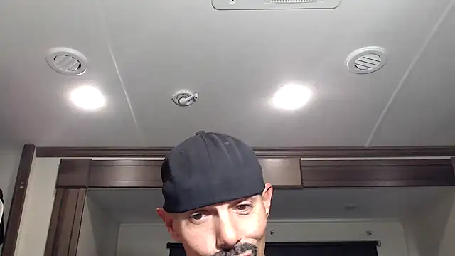 ThickD2C live sex cam