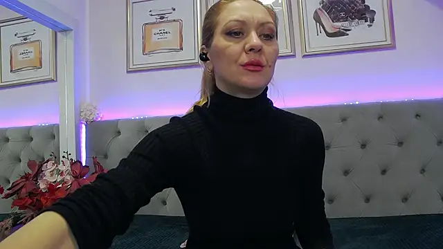 EllaMilf_ live sex cam