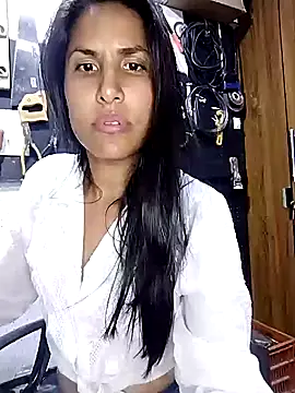 daringandunique's cam snapshot