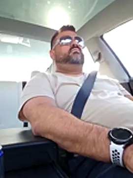 Roddog18 live sex cam