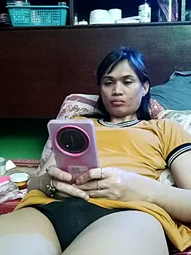 QueenSoreal live sex cam