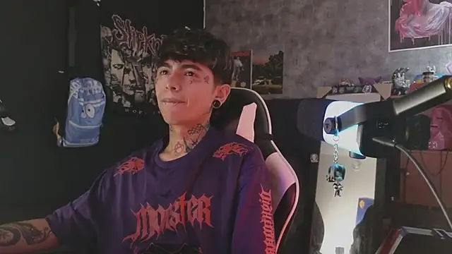 AcidMilo live sex cam