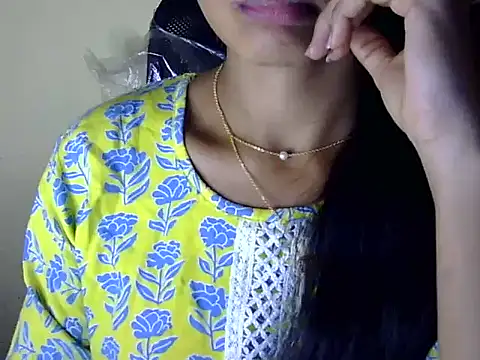 Khushi_v's cam snapshot