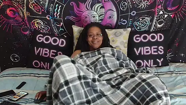 RENAESPLEASUREPALACE's cam snapshot