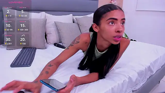 sarah_ashbourne's cam snapshot