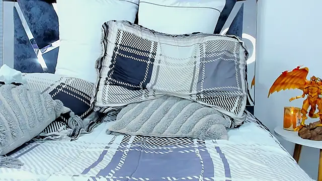 Zack_Froone's cam snapshot