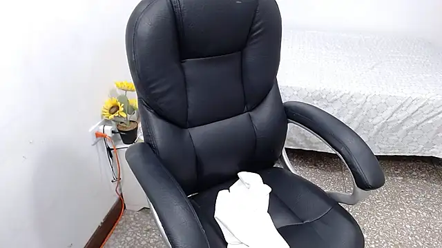 emiliaa_hot's cam snapshot