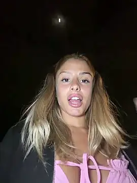 SophieVJ's cam snapshot