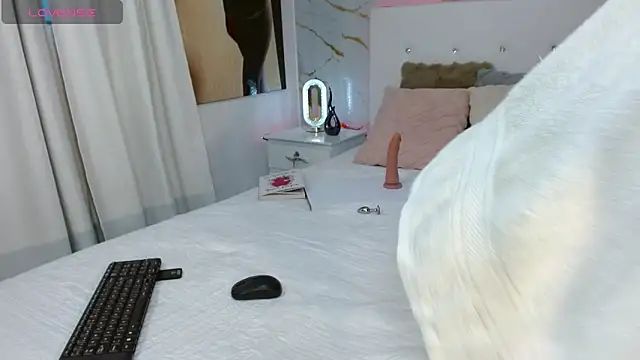 skarlett_35's cam snapshot