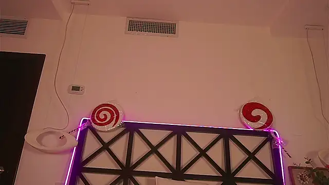 LunaMystyque live sex cam