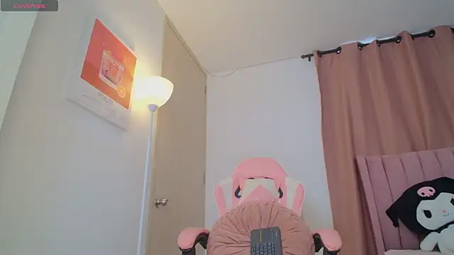 emmily_forev3r live sex cam