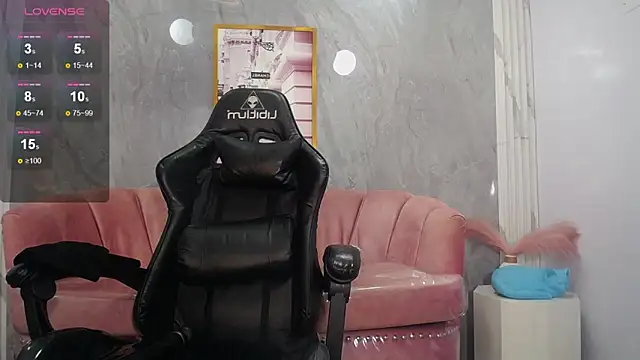 lizzyluk_ch's cam snapshot