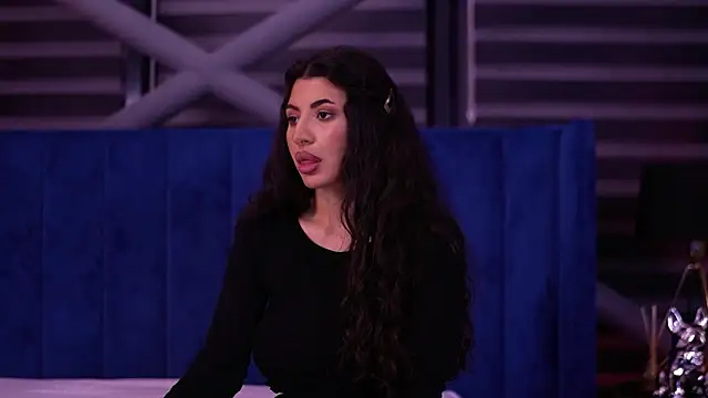 TanyaVonDe live sex cam