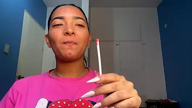 EstelleSchmeichel's cam snapshot