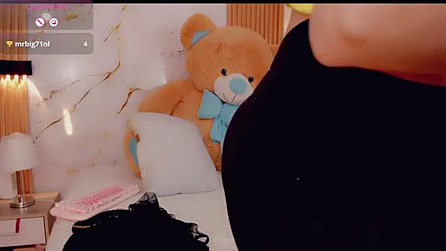 BrendaSquirtx's cam snapshot