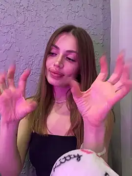 Elizabeth_Tay's cam snapshot