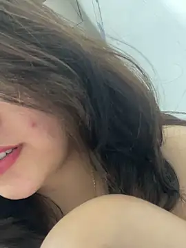 Gia_gia68 live sex cam