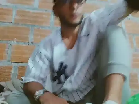 Alphamaster_92 live sex cam