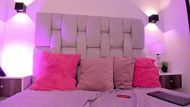 Seraphyne666 live sex cam