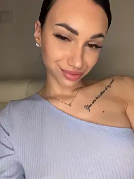 ilariea_girl live sex cam