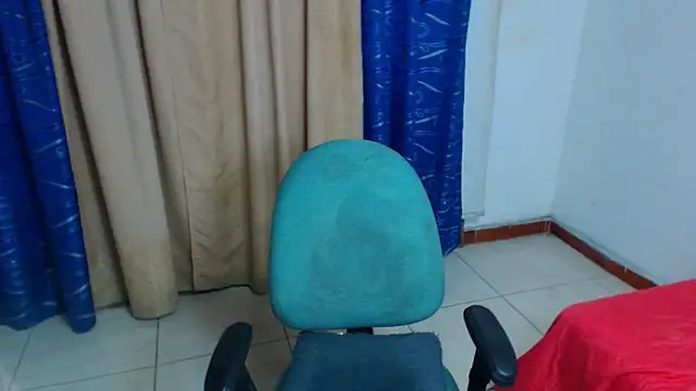 kiwii_nasty live sex cam