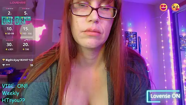 EmmaIsHere live sex cam