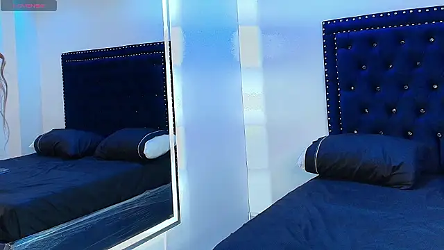 Juliieta_gray's cam snapshot