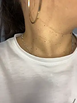 alisbloom's cam snapshot