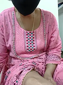 SpicyQueenX69 live sex cam