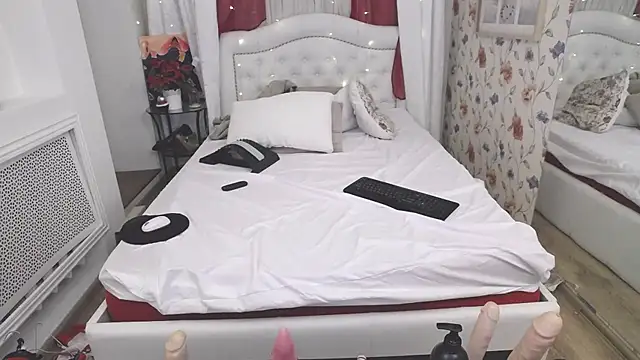 SilviaHart live sex cam