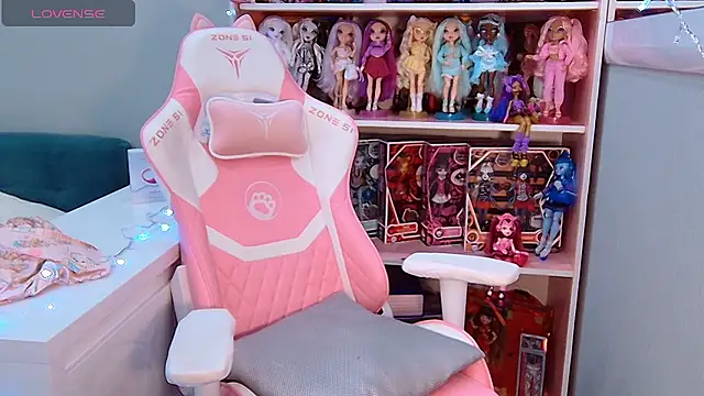 Naomi_Storm's cam snapshot