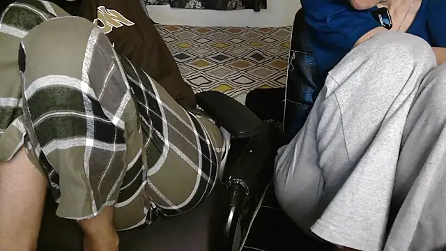 NaughtyThrouple007 live sex cam