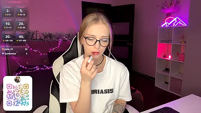 EvaPeace's cam snapshot