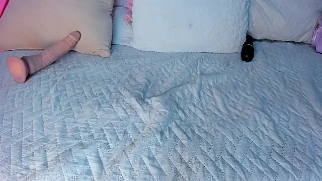 mia_vy's cam snapshot