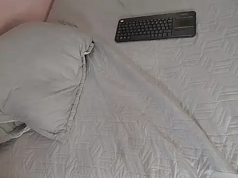 Alaiia___'s cam snapshot