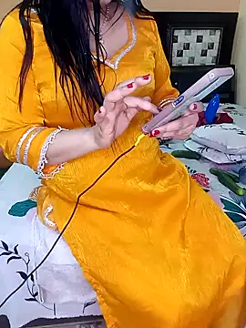 PRIYA_22's cam snapshot