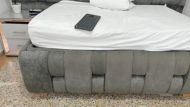 SeleneAndDorian's cam snapshot