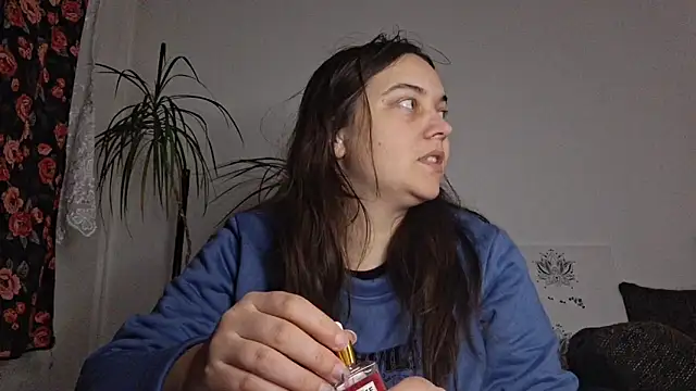 Cyndee_Winter's cam snapshot