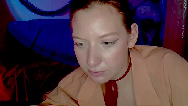 Lily_Ember's cam snapshot