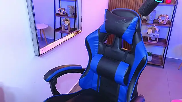 Kenya--Buhle live sex cam