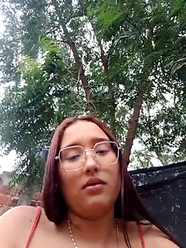 young_dairy01's cam snapshot