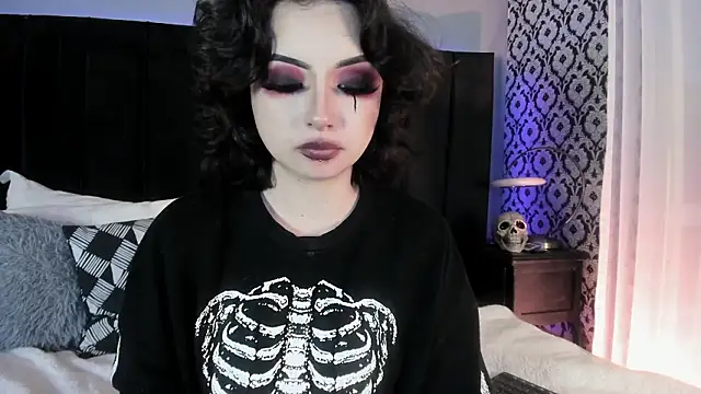 Adeelinee's cam snapshot