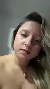 MiaPetit_'s cam snapshot