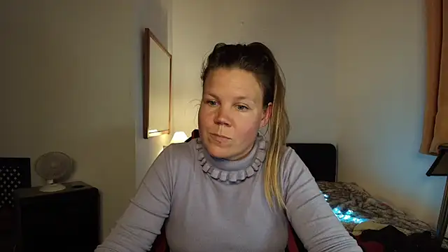 CallMeMaria's cam snapshot